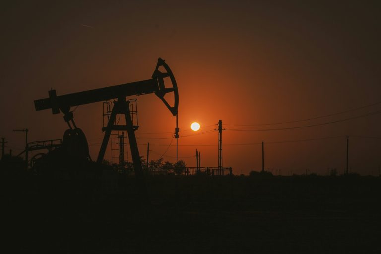 Photo by Mihai @ Unsplash | oil field
