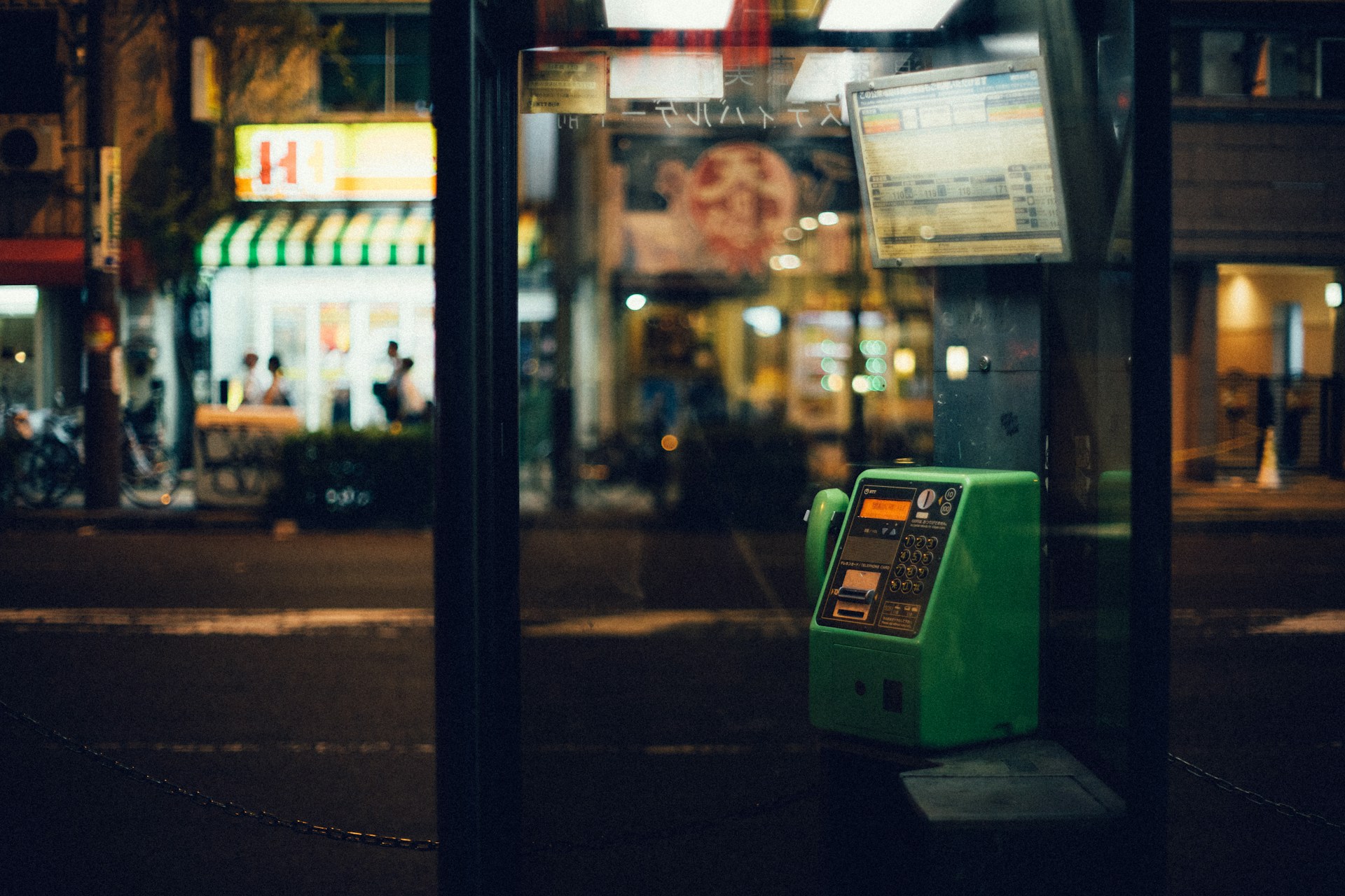 Photo by Andrew Leu @ Unsplash | Digital currency