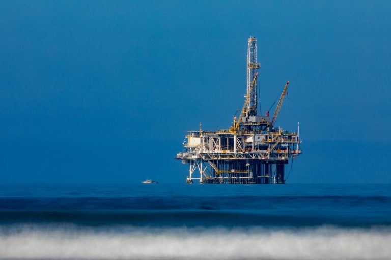 Photo by Arvind Vallabh @ Unsplash Oil field
