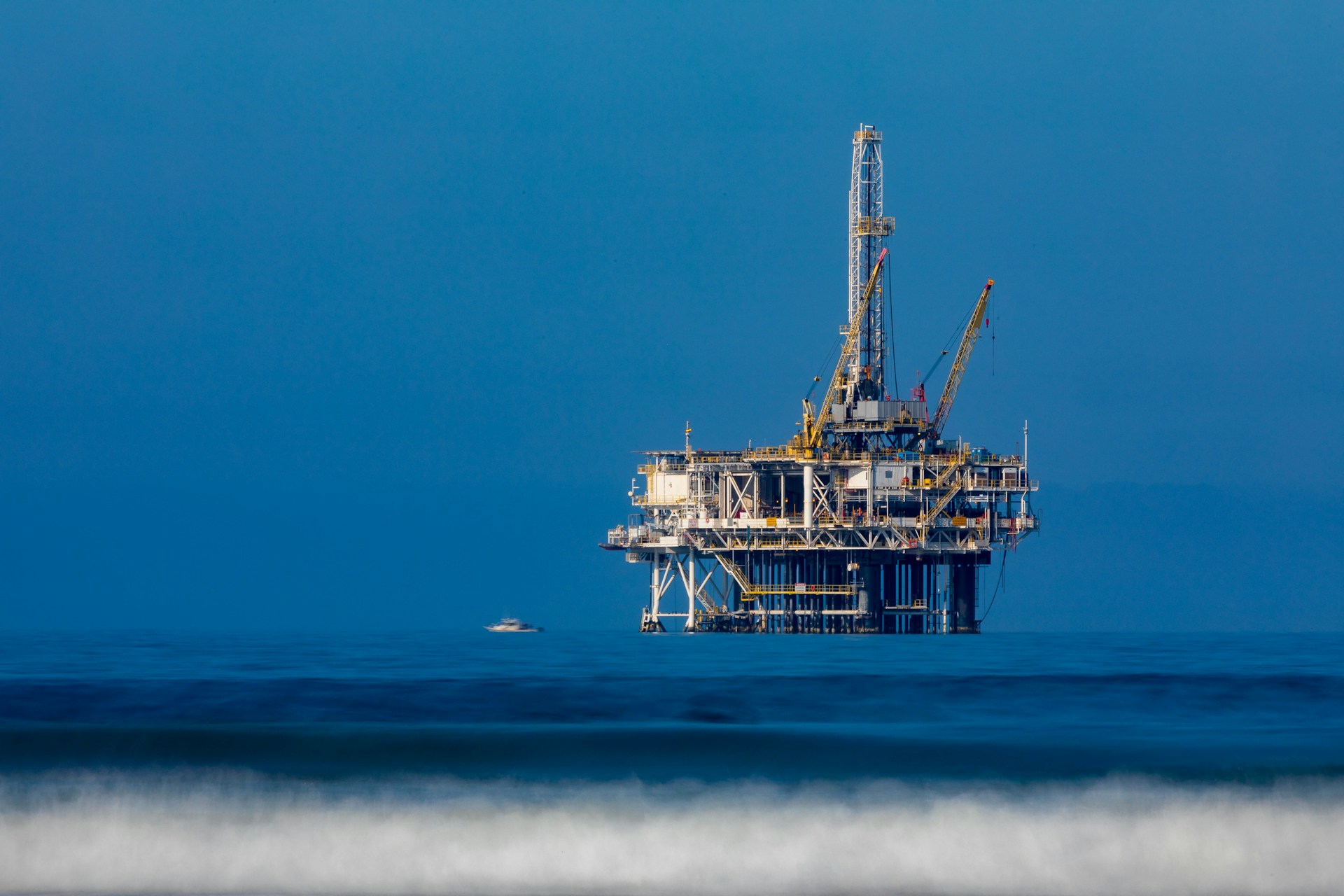 Photo by Arvind Vallabh @ Unsplash Oil field