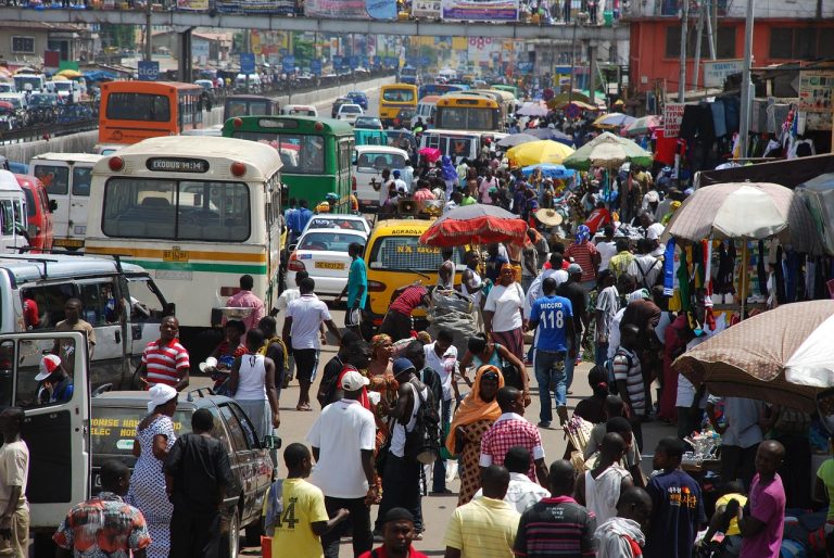 The busy street of Kwame Nkrumah Circle, Accra, Ghana @ Pixabay