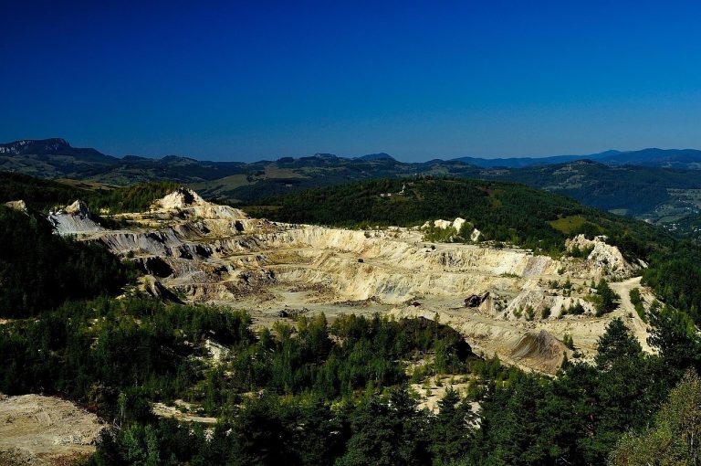Gold mine. Photo by István Mihály @ Pixabay