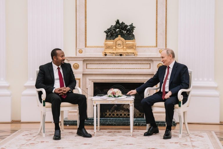 Abiy Ahmed and Vladimir Putin witness the signing of the deal. Image courtesy @ Office of the Prime Minister of Ethiopia.