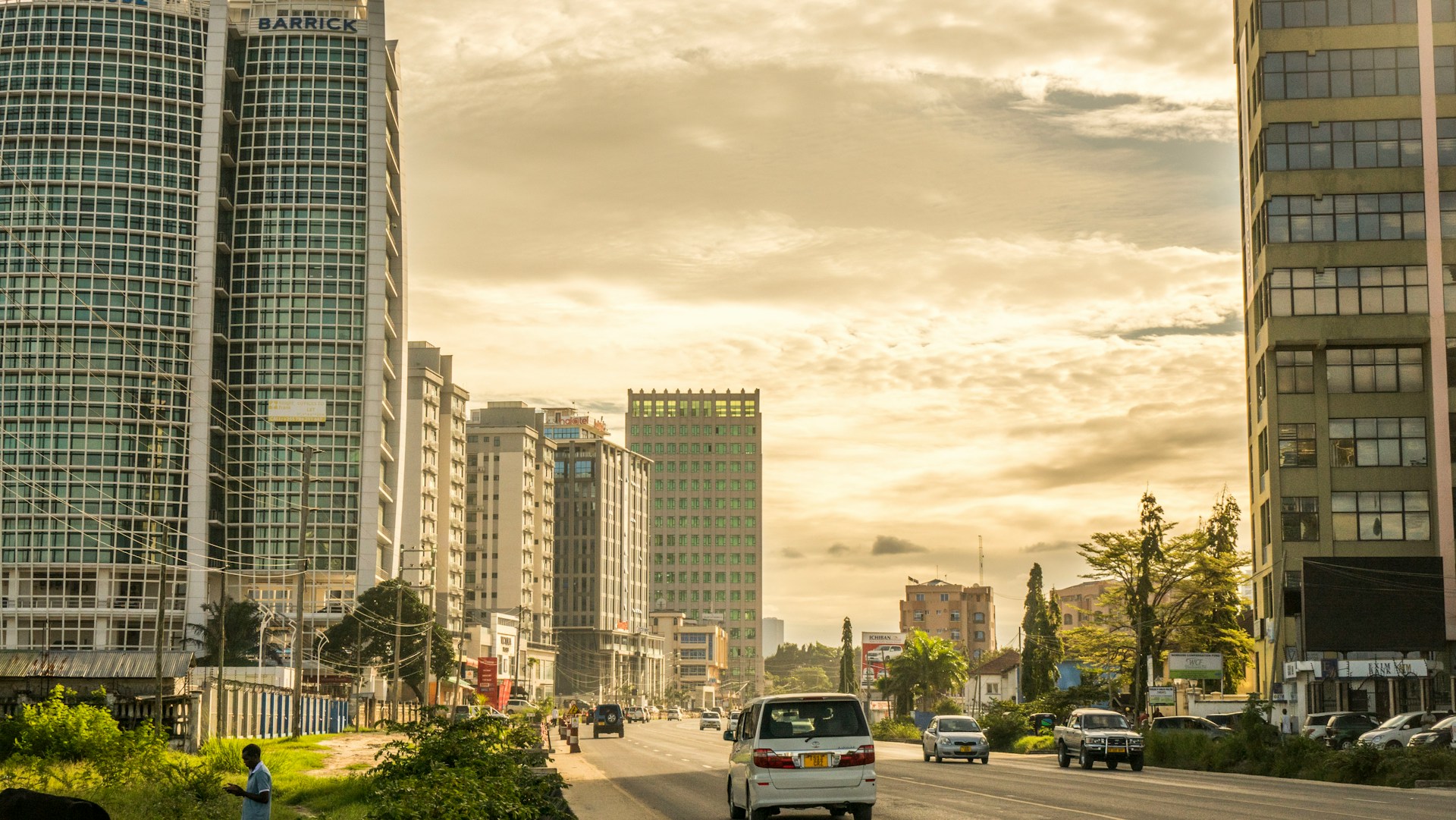 Dar es Salaam, Tanzania. Photo by Samson Tarimo @ Unsplash