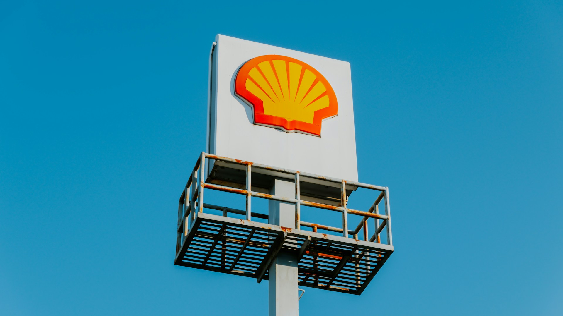 Shell gives Nigeria extra boost. Photo by Jethro Carullo @ Unsplash