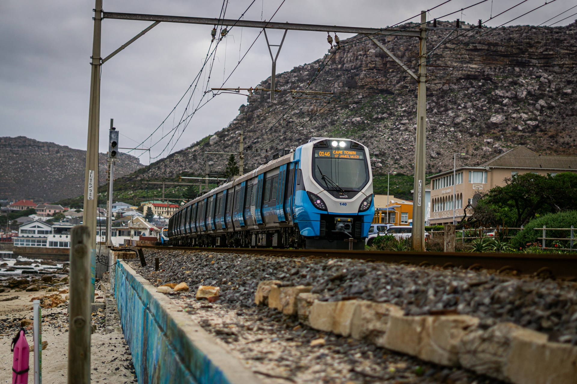 The Cape Town Metropolitan Railway. Photo by Andrew Ross @ Unsplash