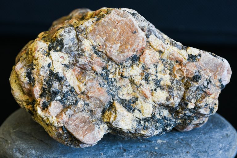 Critical mineral. Photo by Claudio Grande @ Unsplash
