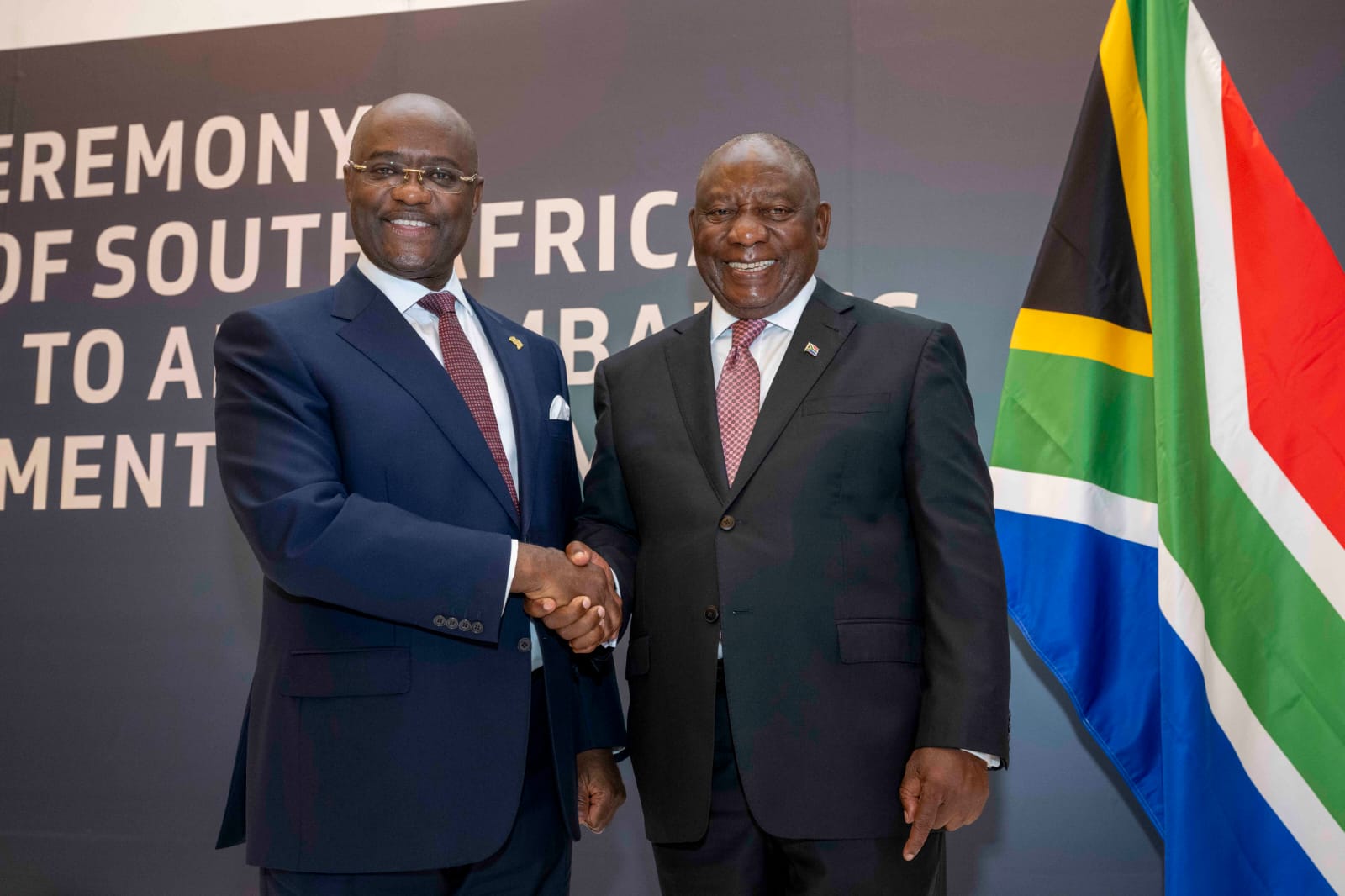 Cyril Ramaphosa, President of South Africa (L) and Dr. George Elombi, President and Chairman of Afreximbank at the ceremony. Photo: Afreximbank