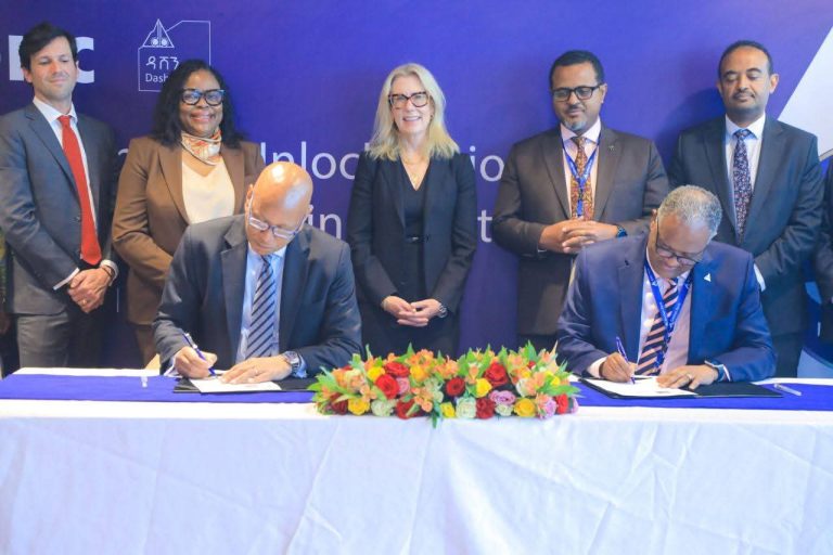 Asfaw Alemu CEO of Dashen Bank S.C and Ethiopis Tafara, Vice President of Africa, IFC. Photo @ Dashen Bank