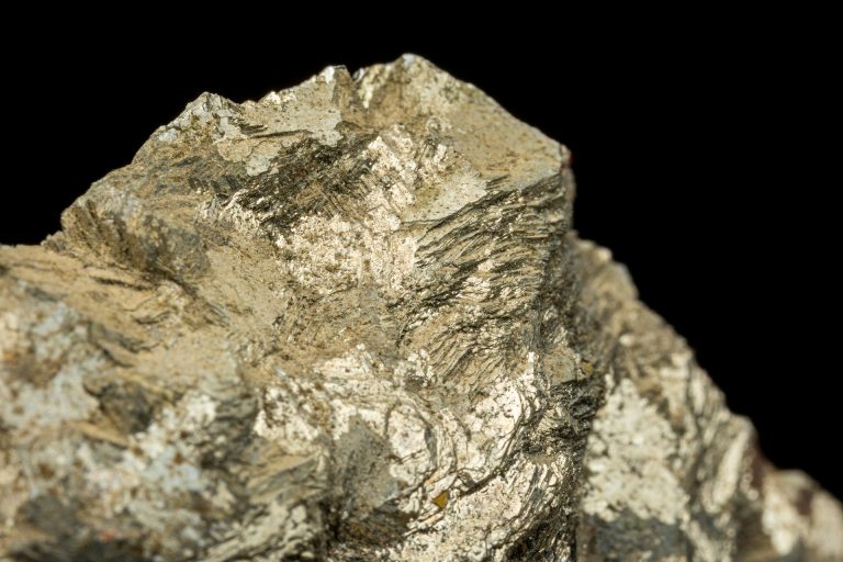 Tin discovery at raw state. Photo by Ivan Ivanovič @ Unsplash