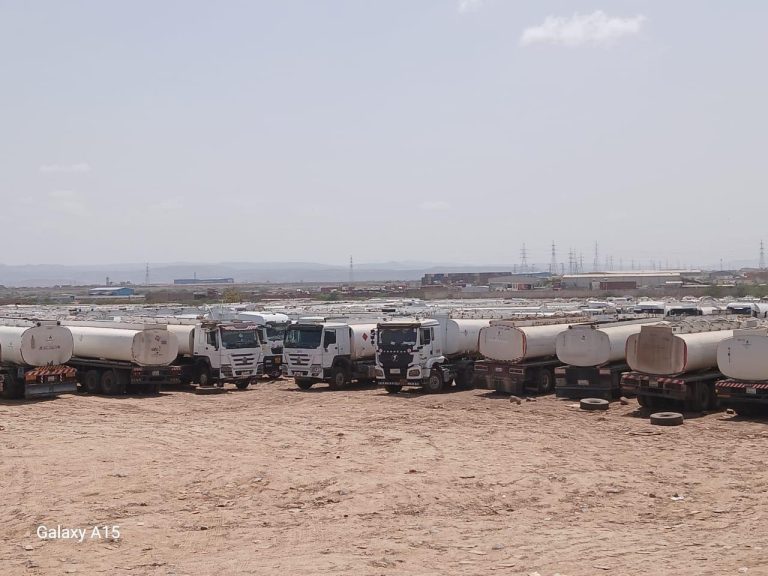 Over 500 Ethiopian drivers stranded at Djibouti Port. Photo by Ethiopian Heavy Truck Drivers Association/Facebook