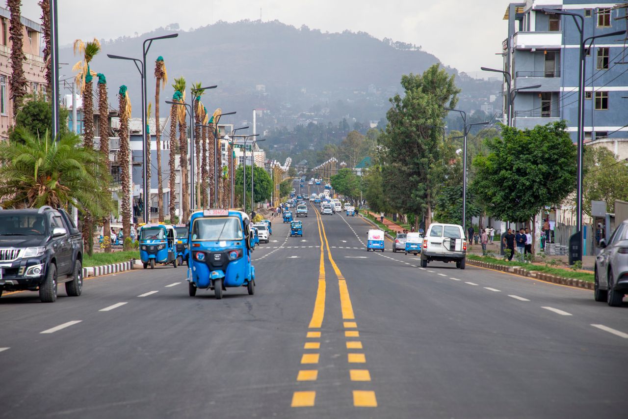 Busy street in Gondar, Ethiopia. Photo by Abenezer Muluken @ Pexels