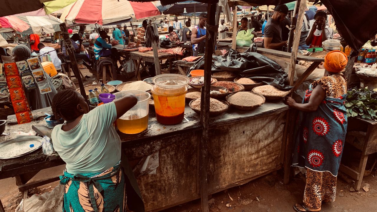 Busy market place. Photo by Ebuka TheArtDairector @ Pexels