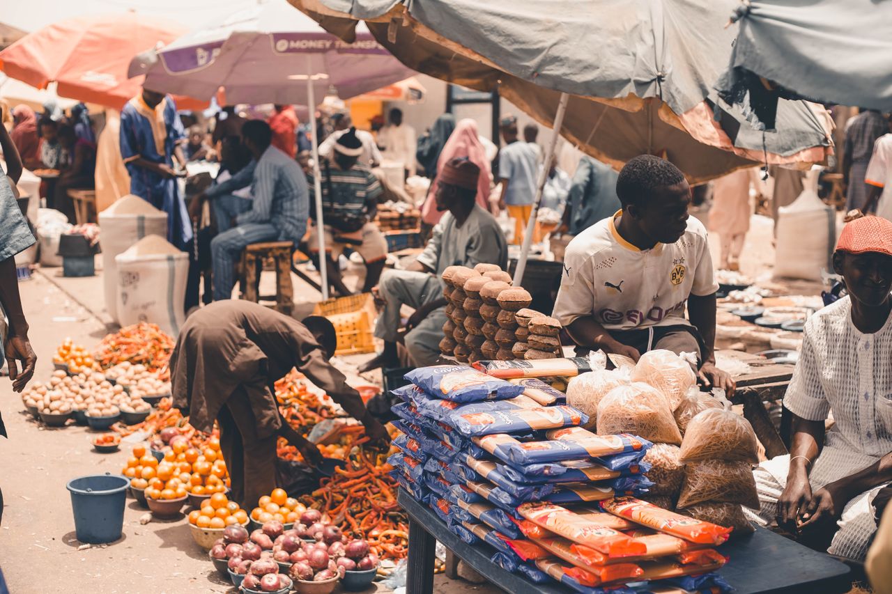 Lively market scene showcasing fresh produce. Photo by El'bataky @ Pexels