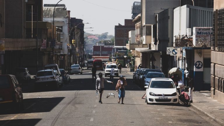Street scene in Johannesburg, South Africa. Photo by Yiğit KARAALİOĞLU @ Pexels