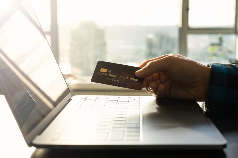 Online payment. Photo by Sadi Hockmuller @ Pexels