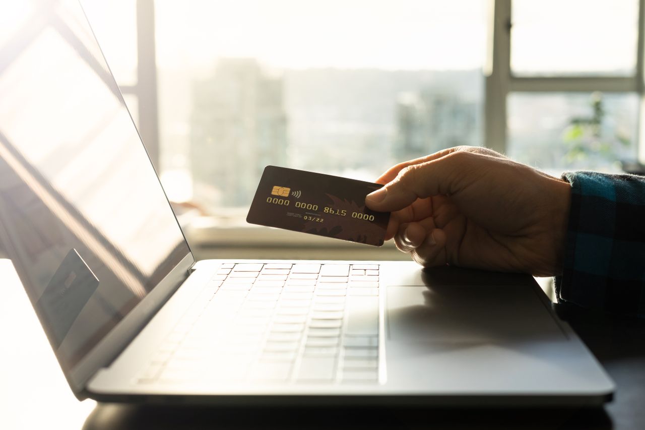 Online payment. Photo by Sadi Hockmuller @ Pexels