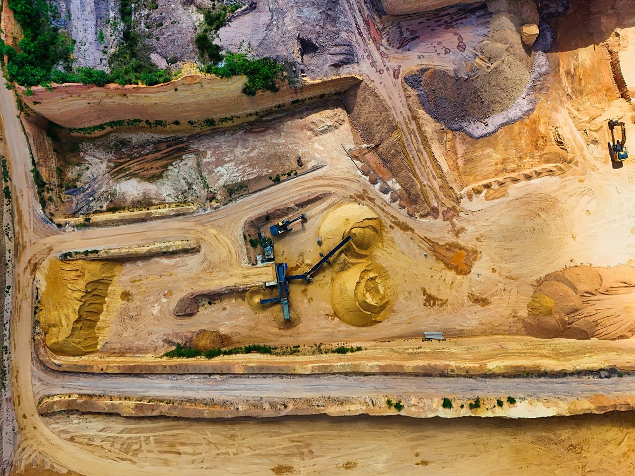 Aerial view of a mine. Photo by Volker Braun @ Pexels