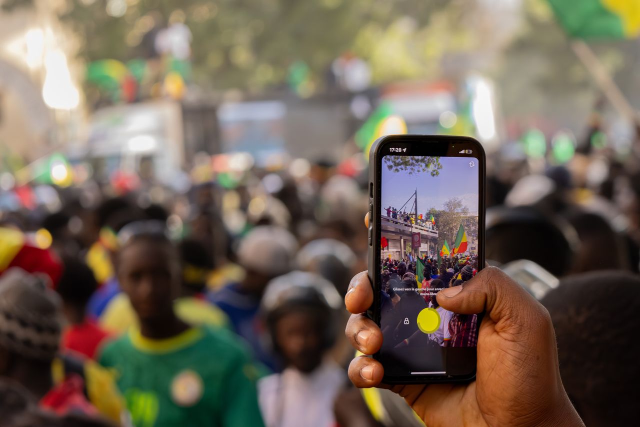 A lively street scene in Senegal. Photo by Felipe Esono Nguema @Pexels